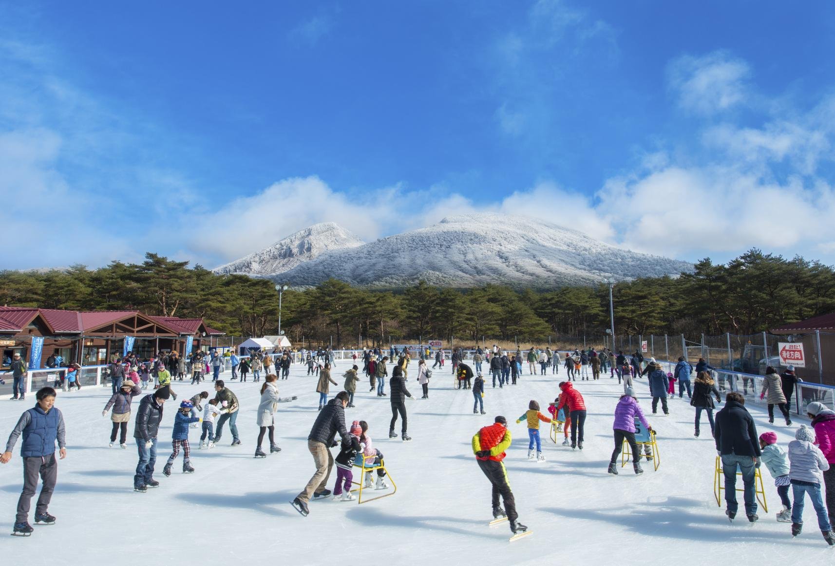 ⛸️ 에비노 고원 야외 아이스 스케이트장(에비노코겐 야가이 아이스스케토조) 이미지 1